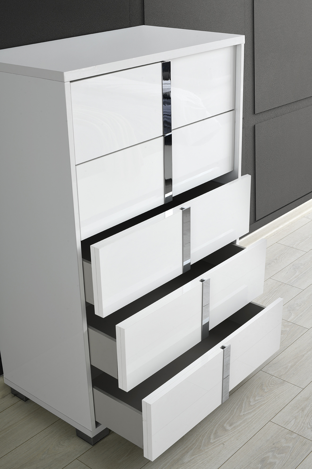 Giulia Bedroom Collection in Gloss White - Image 9