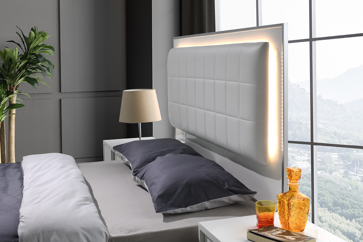 Giulia Bedroom Collection in Gloss White - Image 3