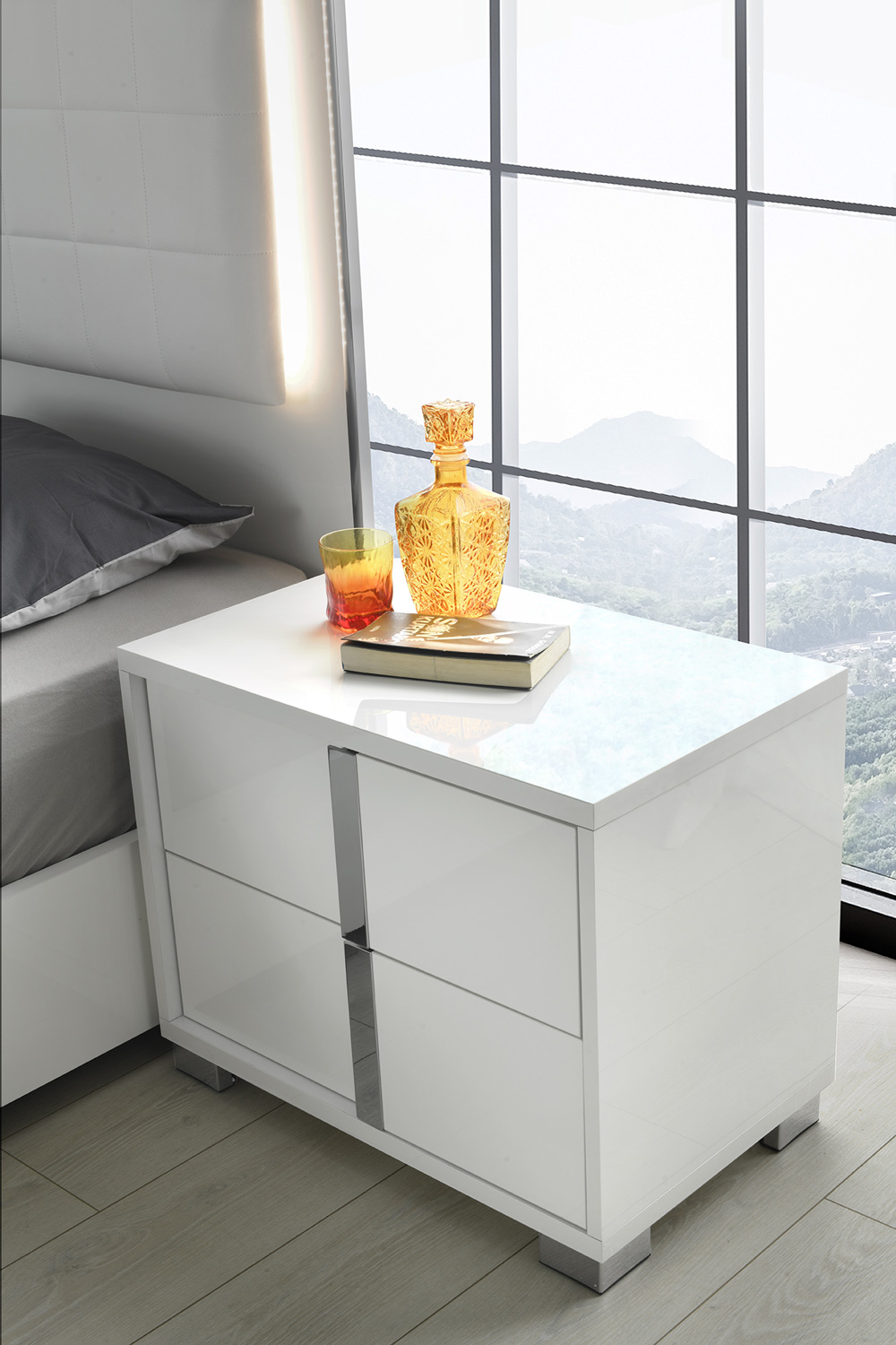 Giulia Bedroom Collection in Gloss White - Image 5