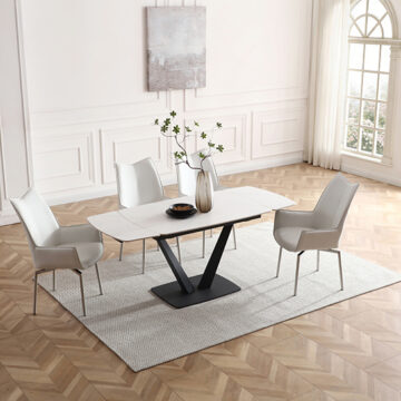 109 Dining Table with 1218 chairs