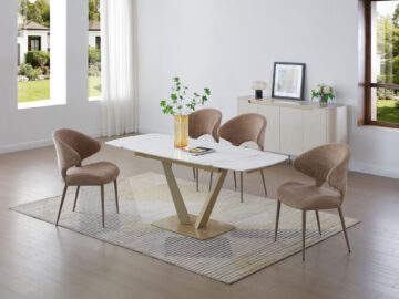109 Table Golden with 1442 chairs