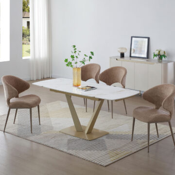 109 Table Golden with 1442 chairs