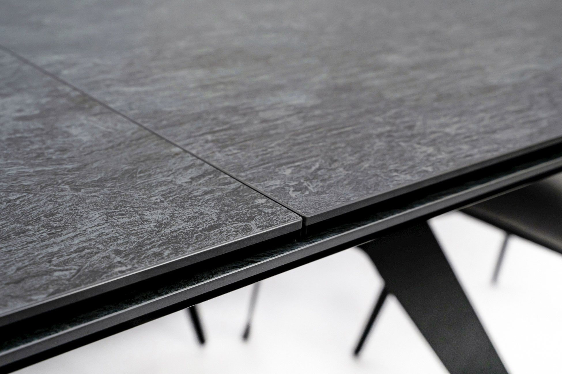 Aurora Onyx Dining set - Image 7