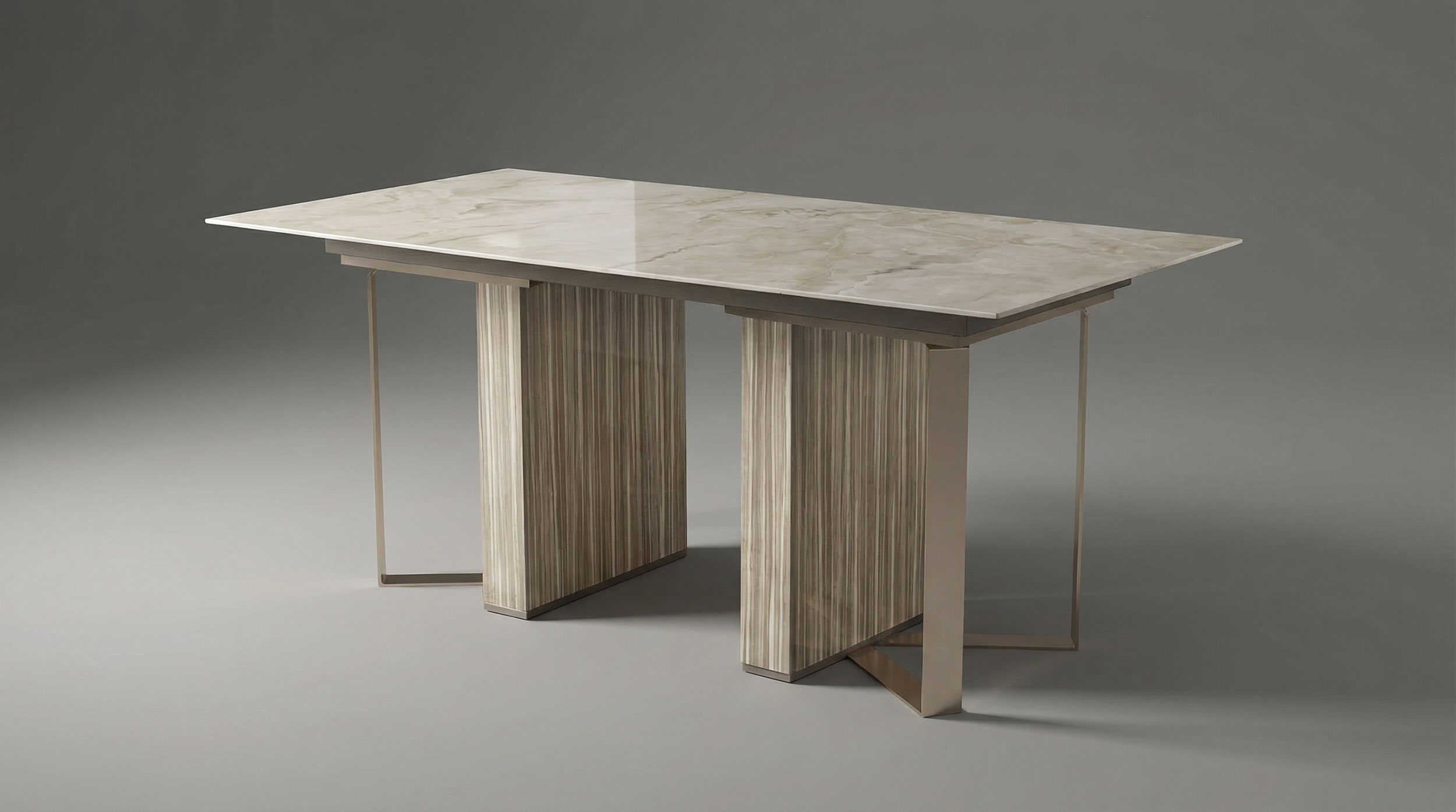 Luce Dining Table