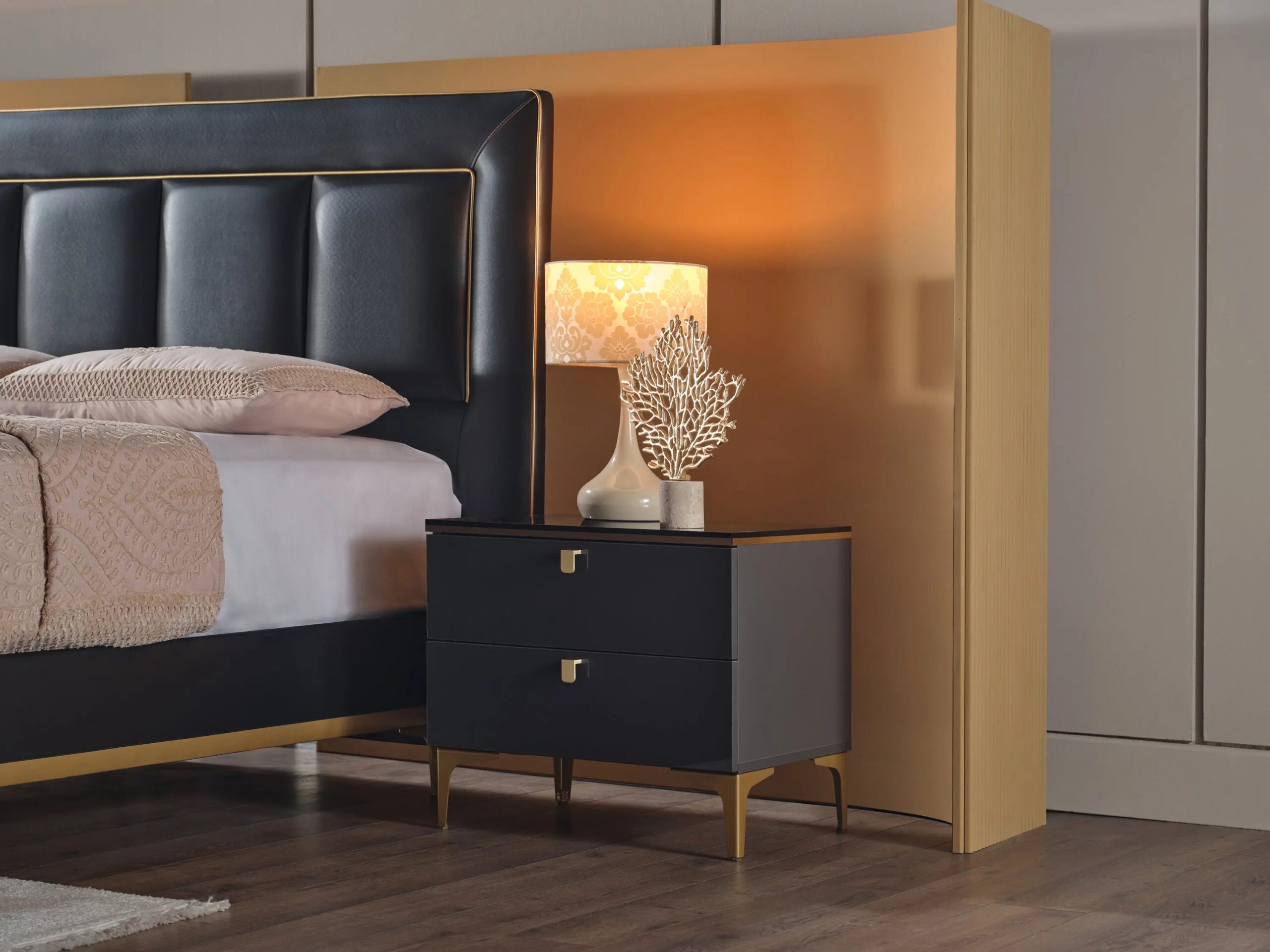 Carlino Black Leather Storage Bedroom Set – Queen & King Size — King / Bed Only - Image 8
